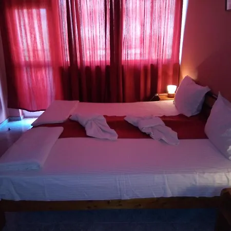 בית הארחה Nelly רבדה